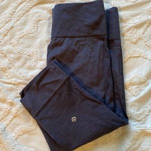 Navy lululemon cropped leggings size 8